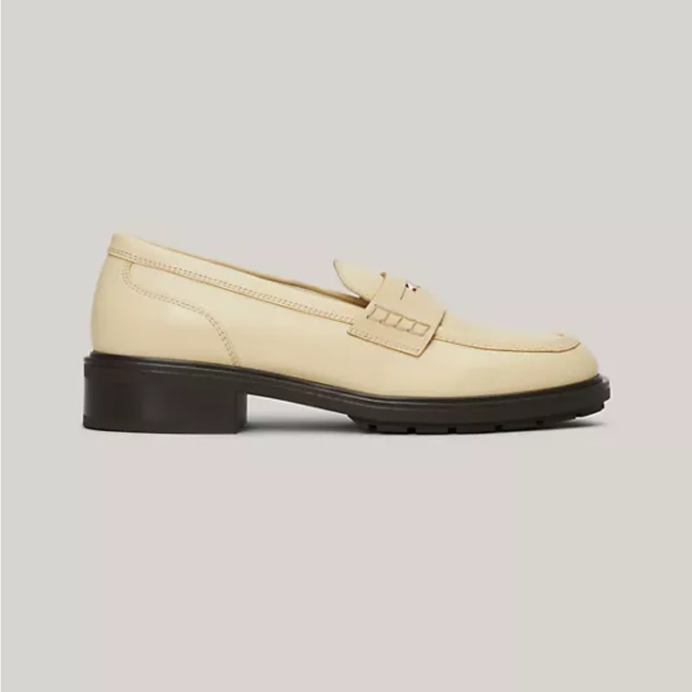 Tommy Hilfiger cream loafers size 39 women’s size 8.5 - Picture 4 of 6